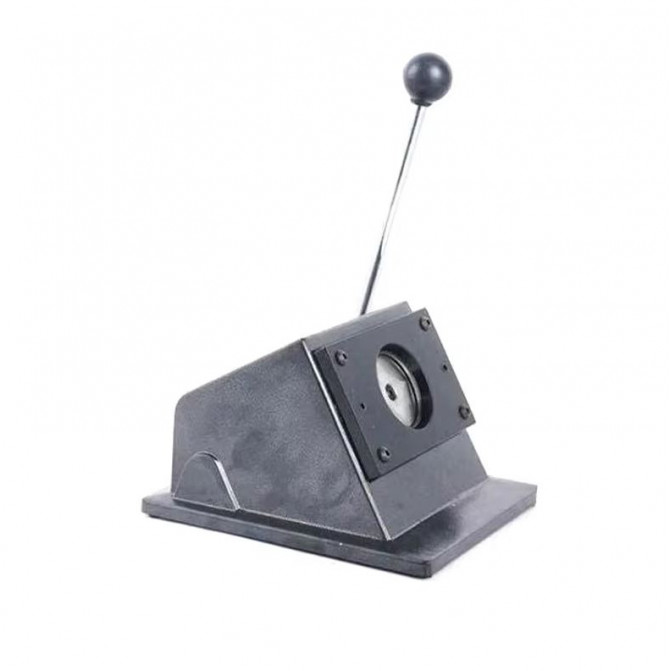 Masina de facut butoane pentru insigne, grosime de taiere d32mm